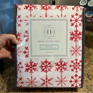 Modern Southern Home Red Snowflake Microfiber Twin Sheet Set